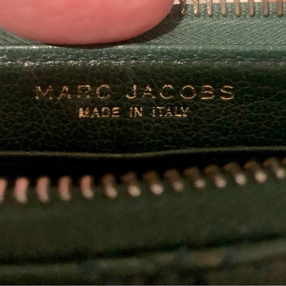 🌴🤩AUTHENTIC MARC JACOBS DESIGNER QUILTED LEATHER ZIP TOP GREEN WALLET😍 - Picture 6 of 16